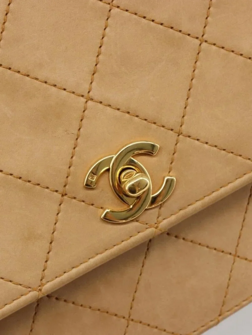 CHANEL Matelasse Shoulder Bag Lamb Skin Beige Gold CC Auth 187187